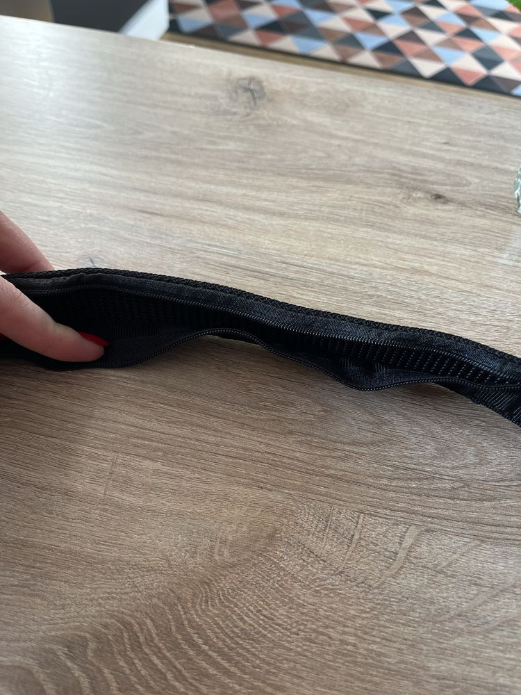 Pasek z ukrytą saszetką