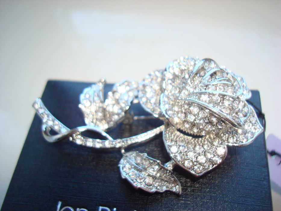 брошка коробка нова Jon Richard 6см 3D на подарунок