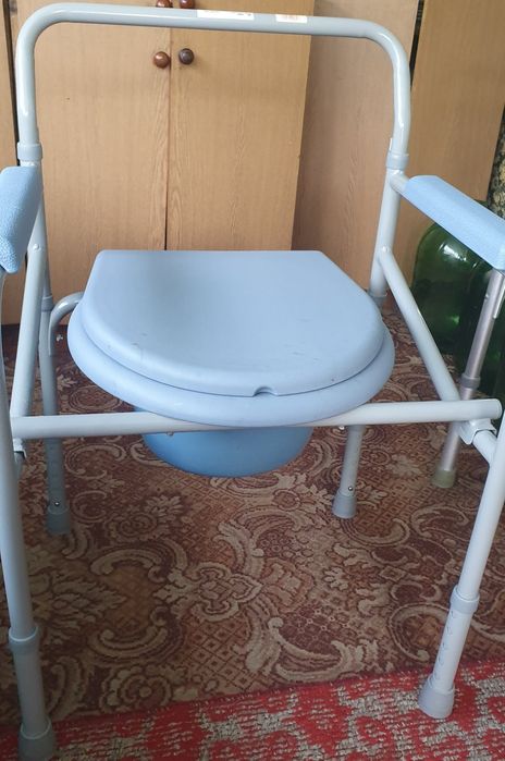 Продам туалетний стілець