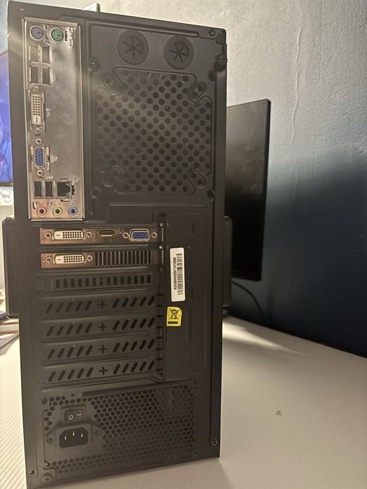 Komputer do gier 12gb RAM SSD + Monitor DELL
