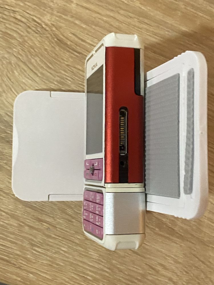 Мобильный телефон Nokia 3250