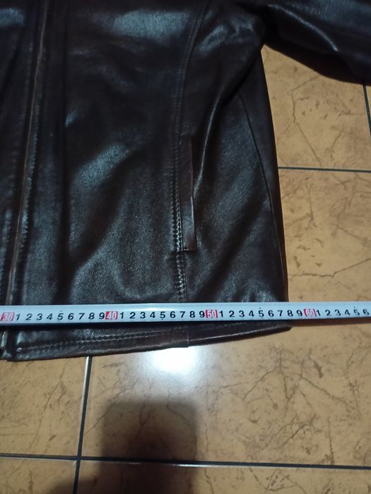 Kurtka skórzana brązowa.