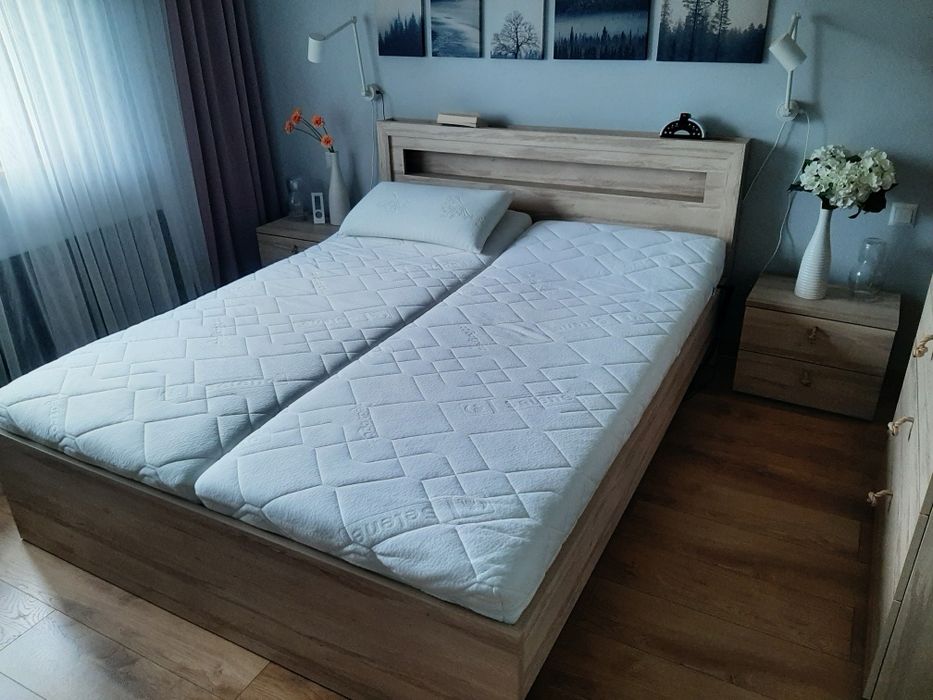 Komplet mebli do sypialni.