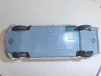Carrinha miniatura Citroen DS com banco traseiro reclinável