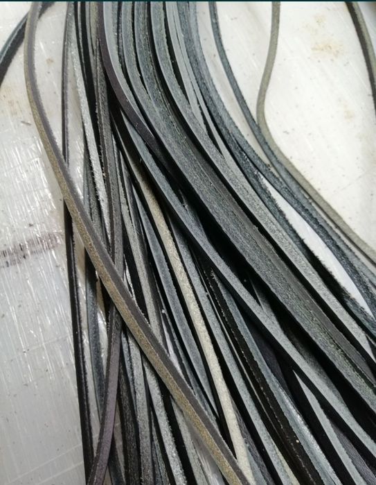 Rzemyki czarne skórzane 15 szt