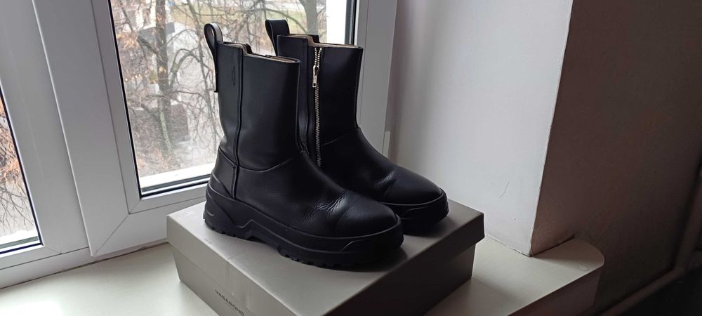 Зимові чобітки жіночі 39 розміру