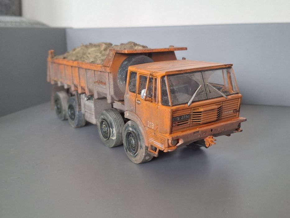 Tatra 813 S1 8x8 model kultowe ciężarówki z epoki prl deagostini