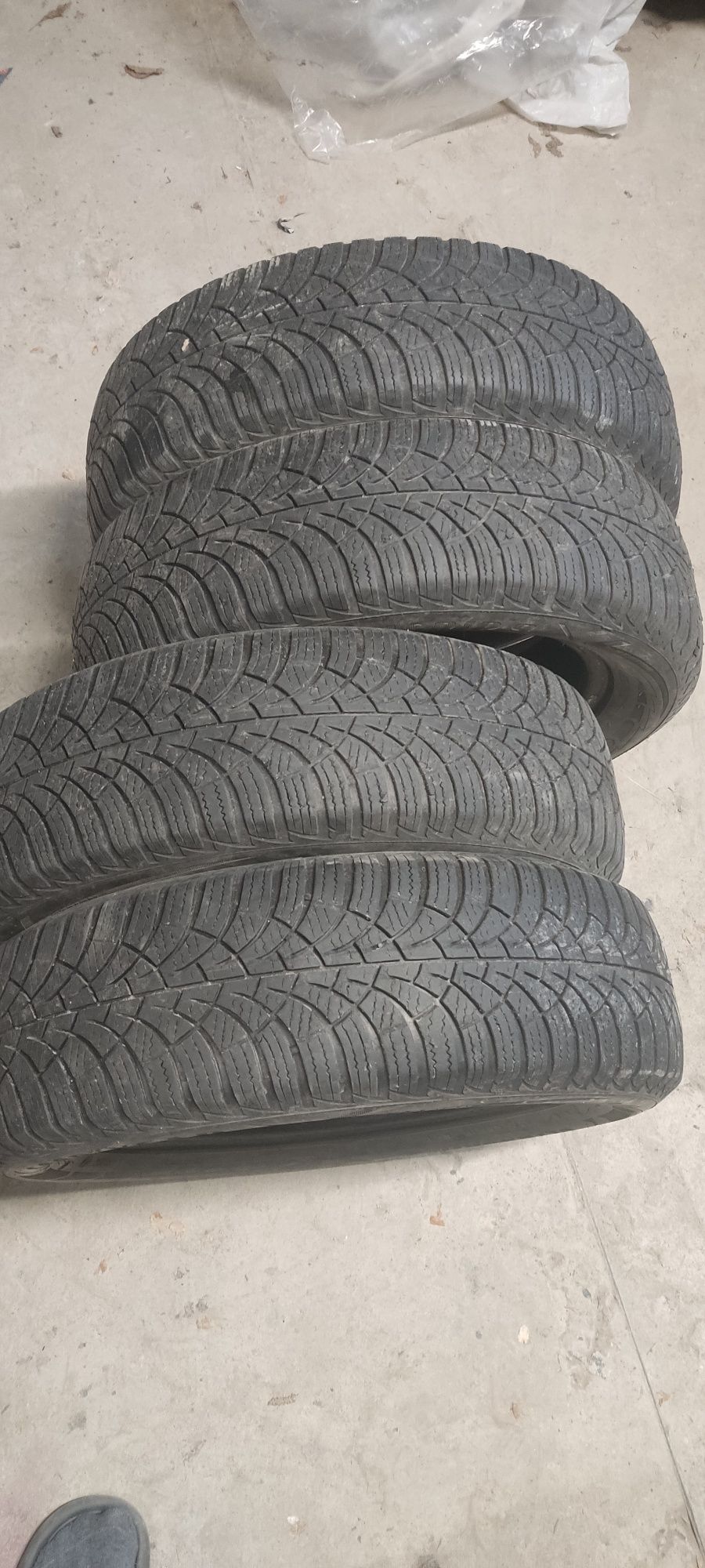 Goodyear UltraGrip 175/65 r15 4мм