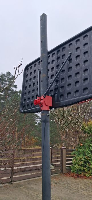 Kosz do koszykówki na regulowanym stojaku od 2,20 m do 3,05 m Tarmak