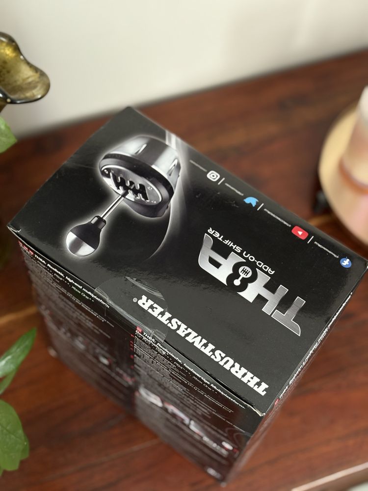 skrzynia biegów / lewarek Thrustmaster TH8A. (NOWY)