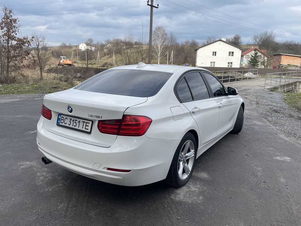 Авто BMW 328I F30