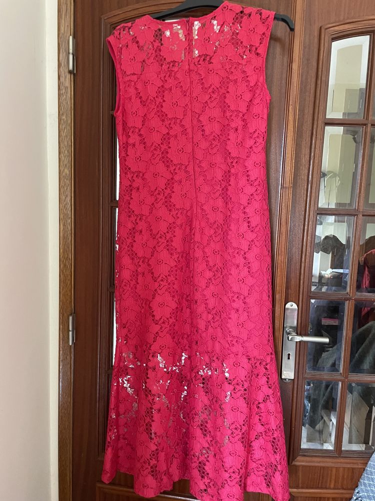 Vestido de renda vermelho da BGN 42