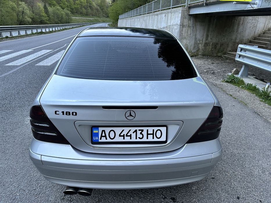 Mercedes-Benz C-180