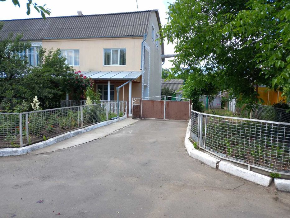 Продам двох поверховий будинок, котедж!!!