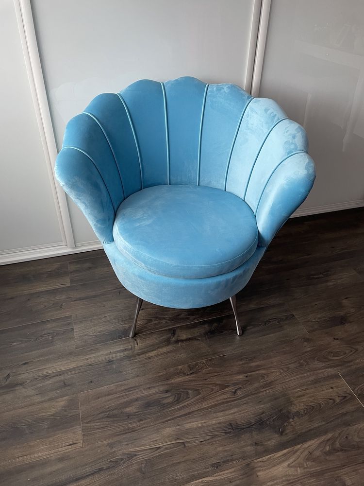 Fotel Shell wyjątkowy fotel do salonu lub biura muszelka