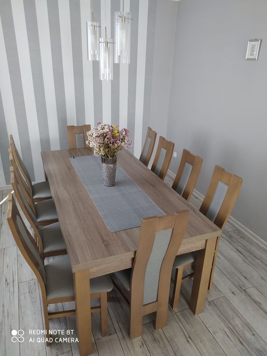 Stół z krzesłami- komplet