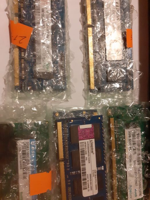 Память планшета ноутбука ддр3 разная частота.цена за 1шт. 2гб.Рабочая.