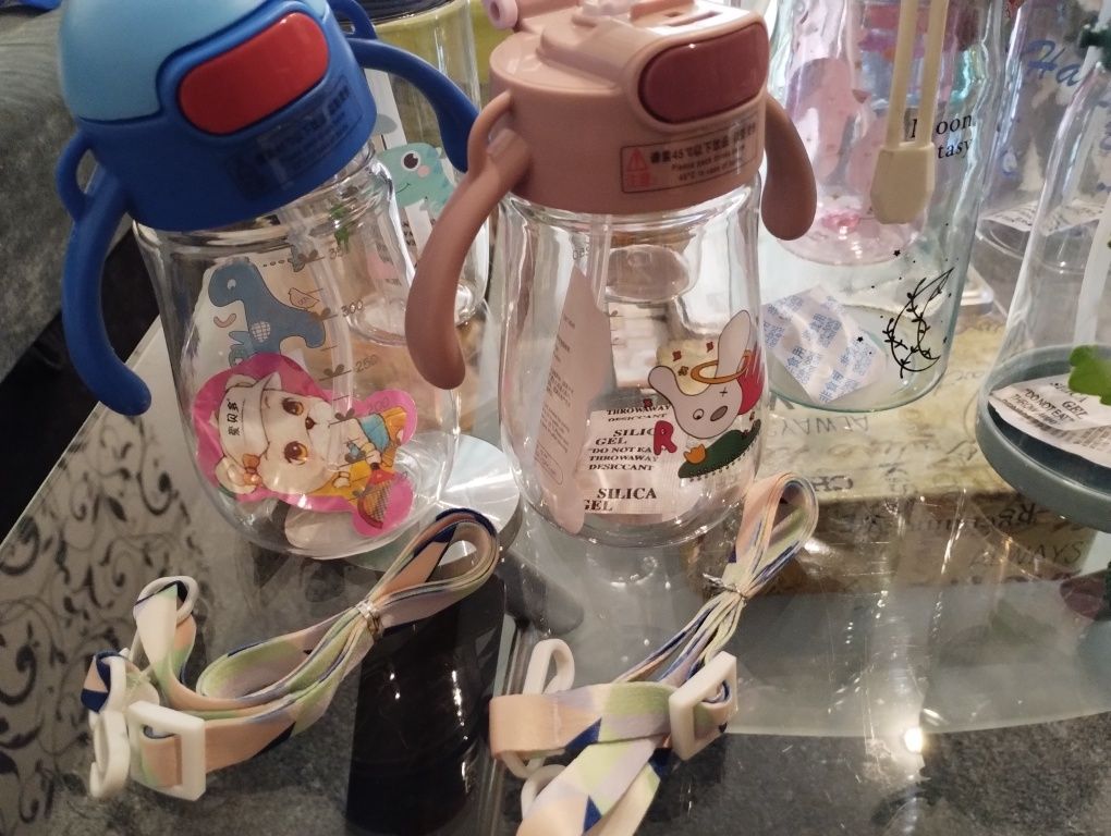 Детская пластиковая бутылочка