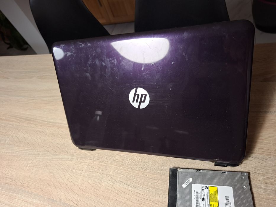 HP laptop na cześć