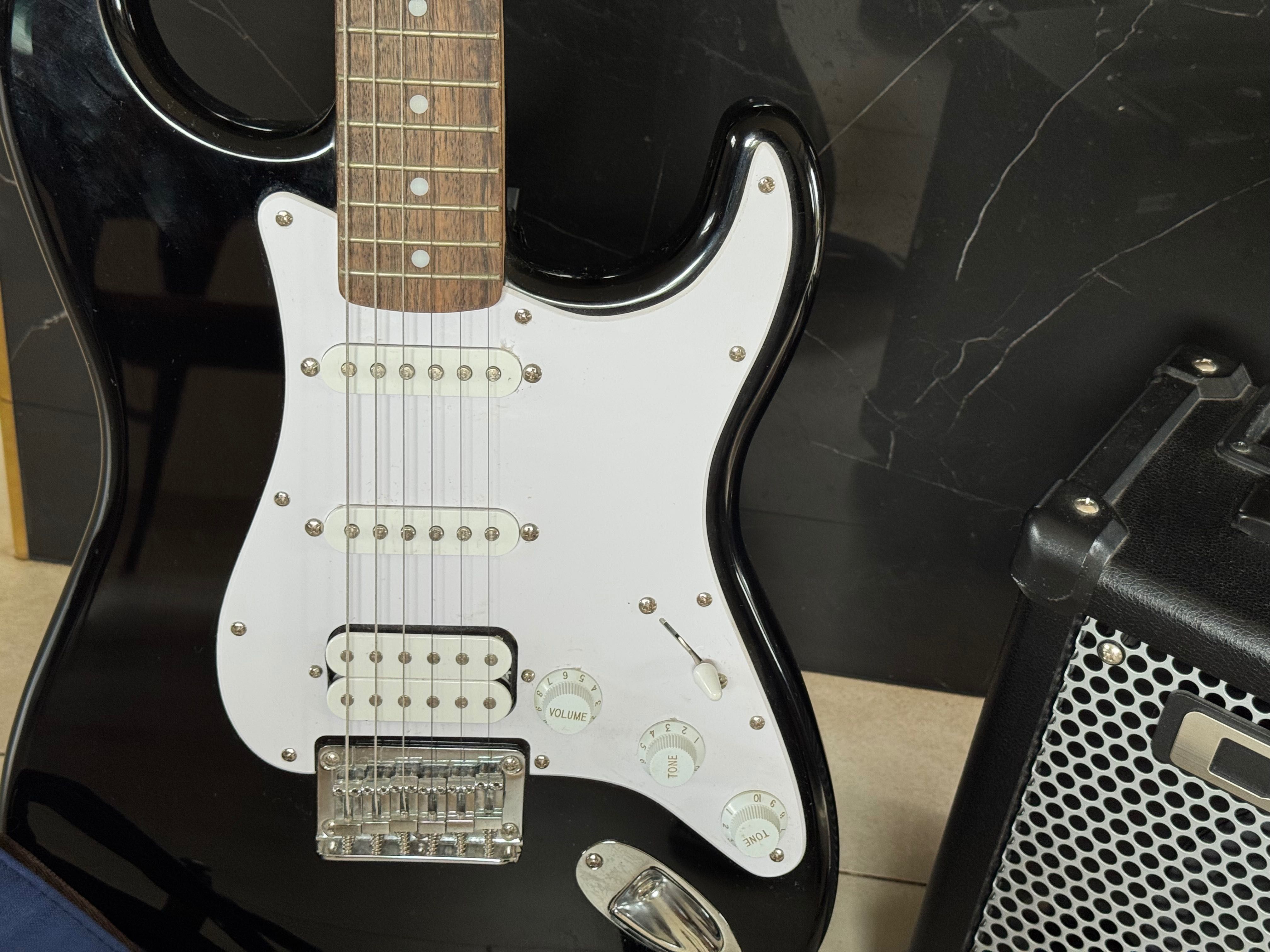 Gitara elektryczna + wzmacniacz (Fender Squier, Roland Cube)