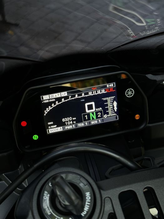 Yamaha YZF-R1 2019 року Akrapovic