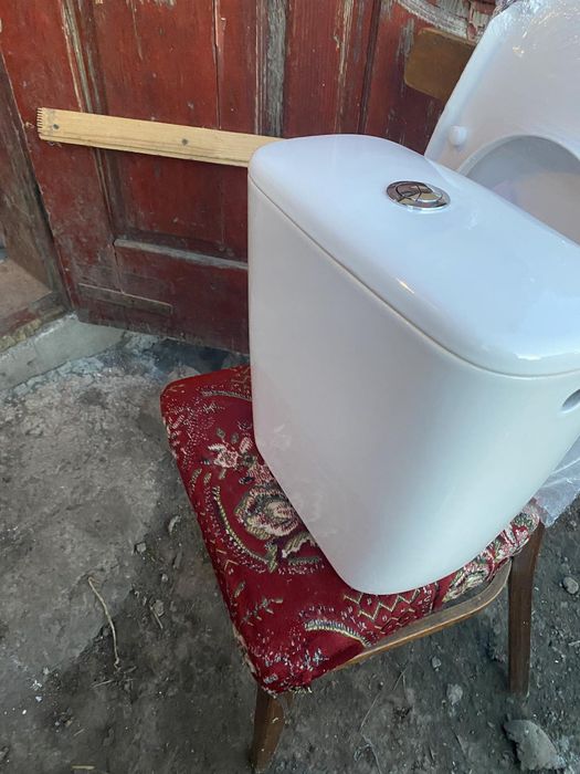 Продам туалет новий зі всім в комплекті