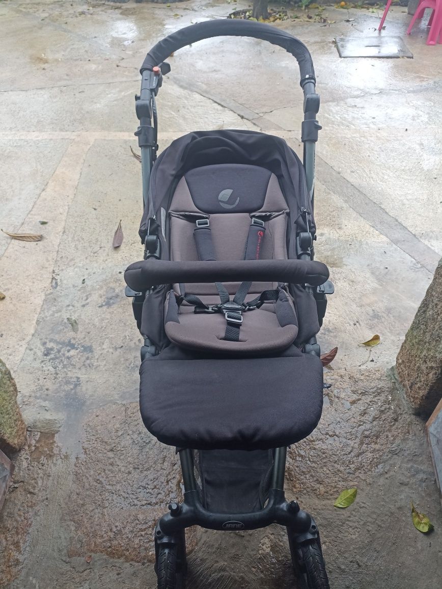 Carrinho de passeio da Jane com alcofa