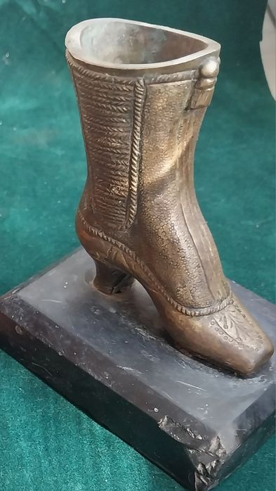 Фигурки из бронзы.
