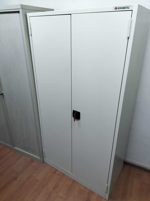 Biurowa szafa metalowa