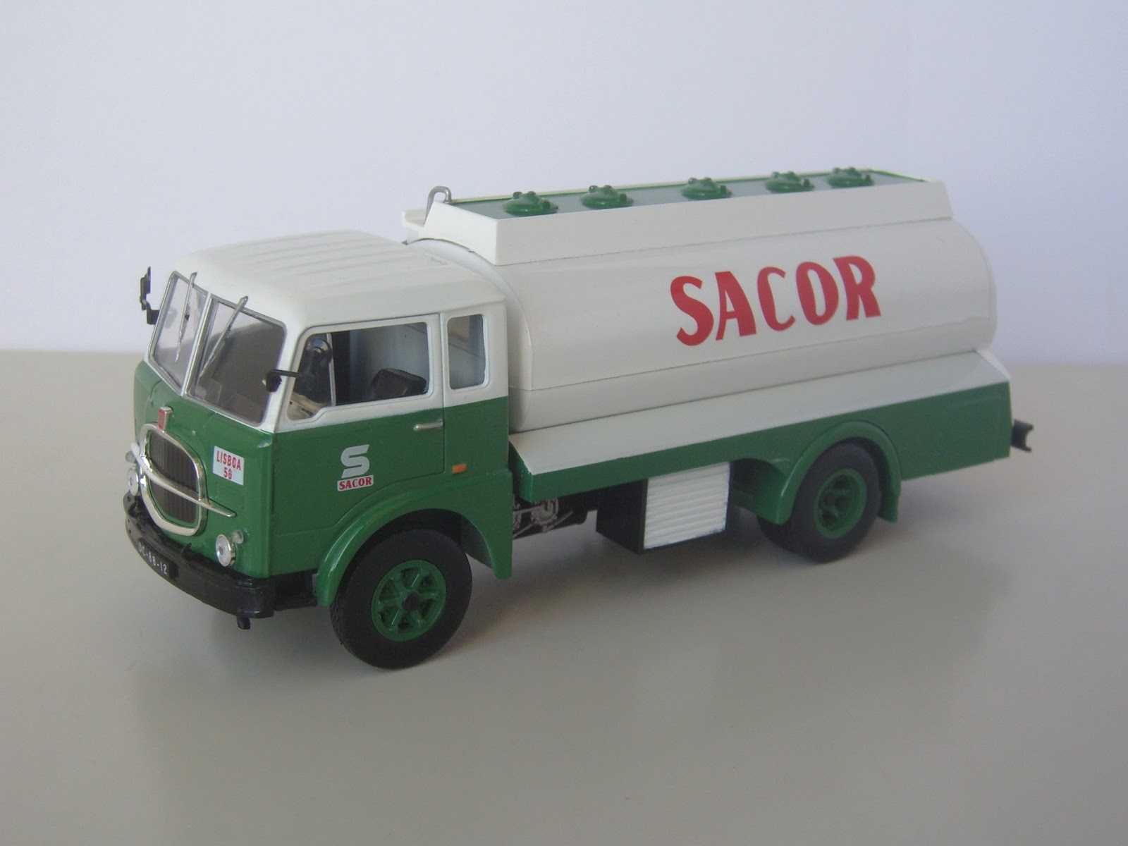 Camião Fiat 643N - SACOR - Esc. 1/43 - Novo