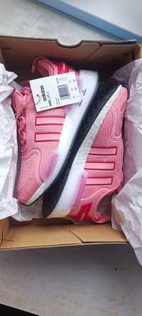 Кросовки Adidas Originals NMD_V3 J
цвет розовый HQ1668-pink