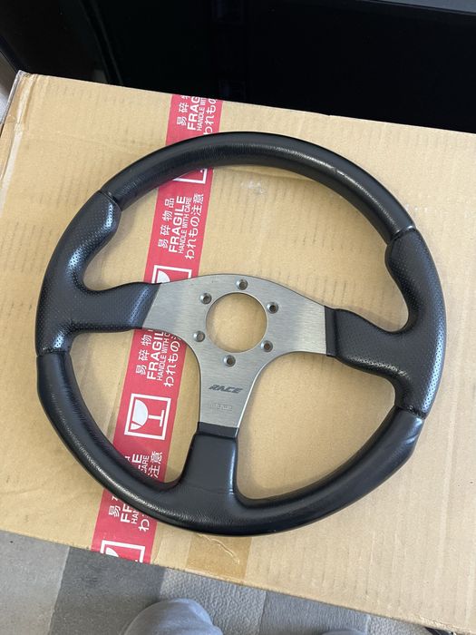 Kierownica sportowa MOMO Race D35 350mm skórzana jdm