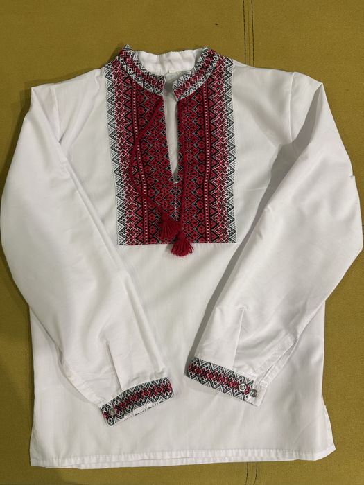 Продам вишиванку для хлопчика на 140