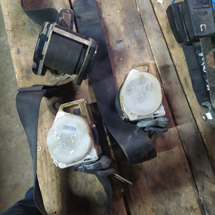 Продам ремені безпеки вектра а