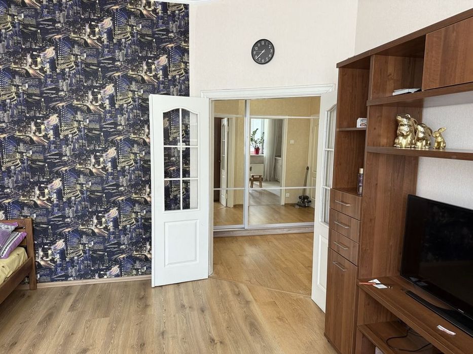 Сдам светлую 1 ком. кв. в шикарном р-не, ул. Говорова/Парк Победы