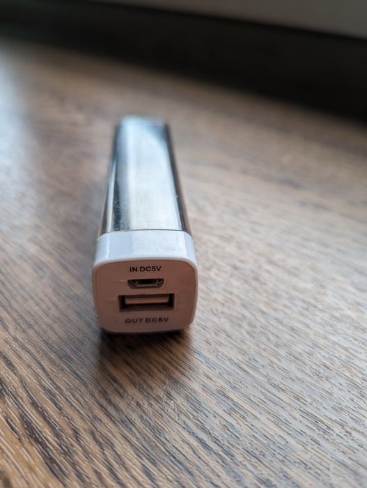 Powerbank LED ok. 4000mah + KABEL