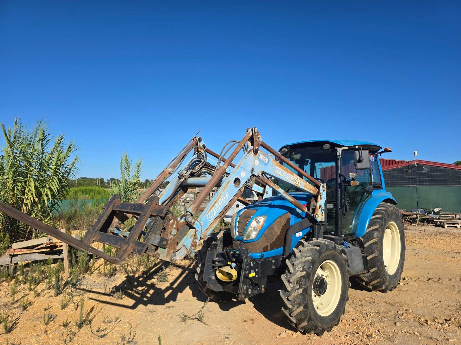 Trator LS XP 101  cv| cabine A/C | Frontal c/ balde/garfos | 3660h