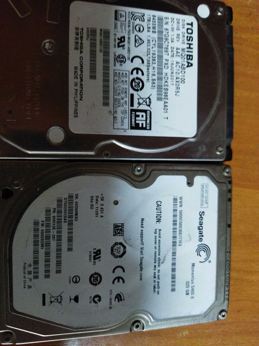 Два жорстких диска на 1 ТБ і на 350 ГБ