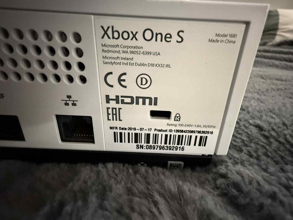 Xbox one s + 2 pady + 3 gry - jak nowa