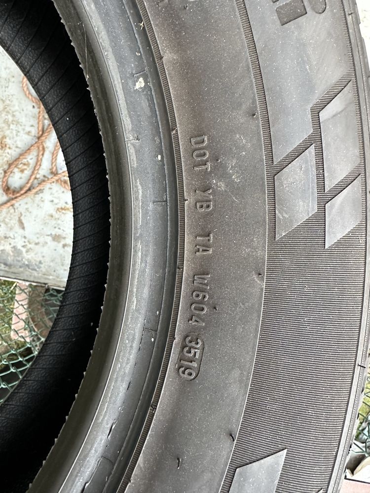 2 opony PIRELLI R16C 235/65 8-9mm