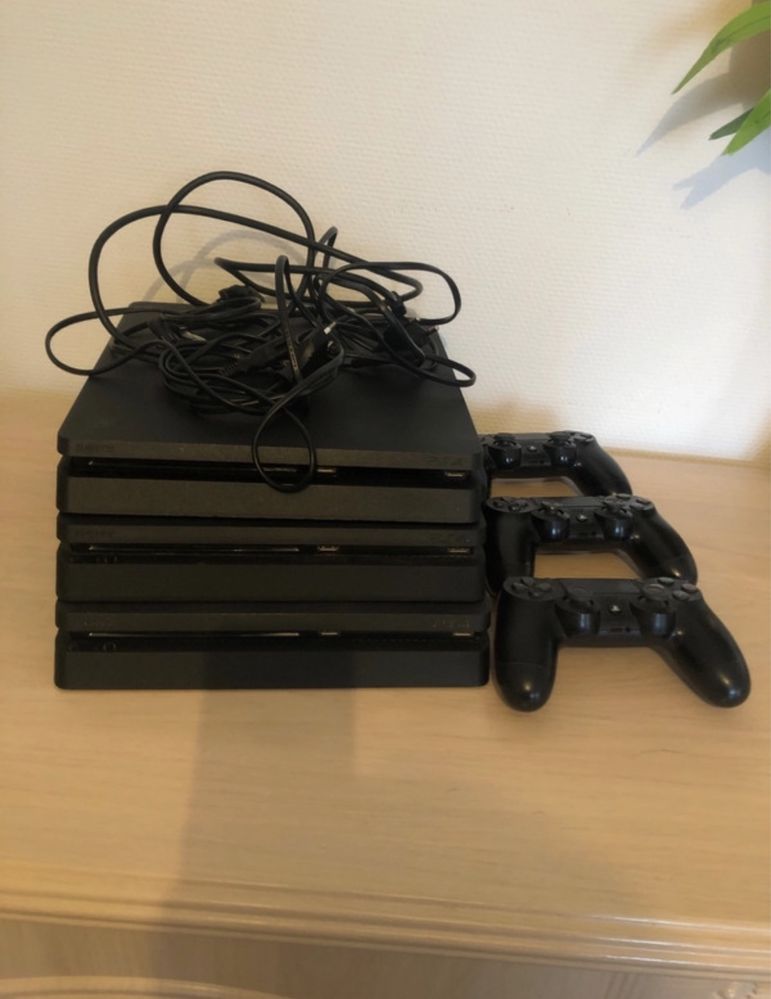 Playstation 4 + comandos