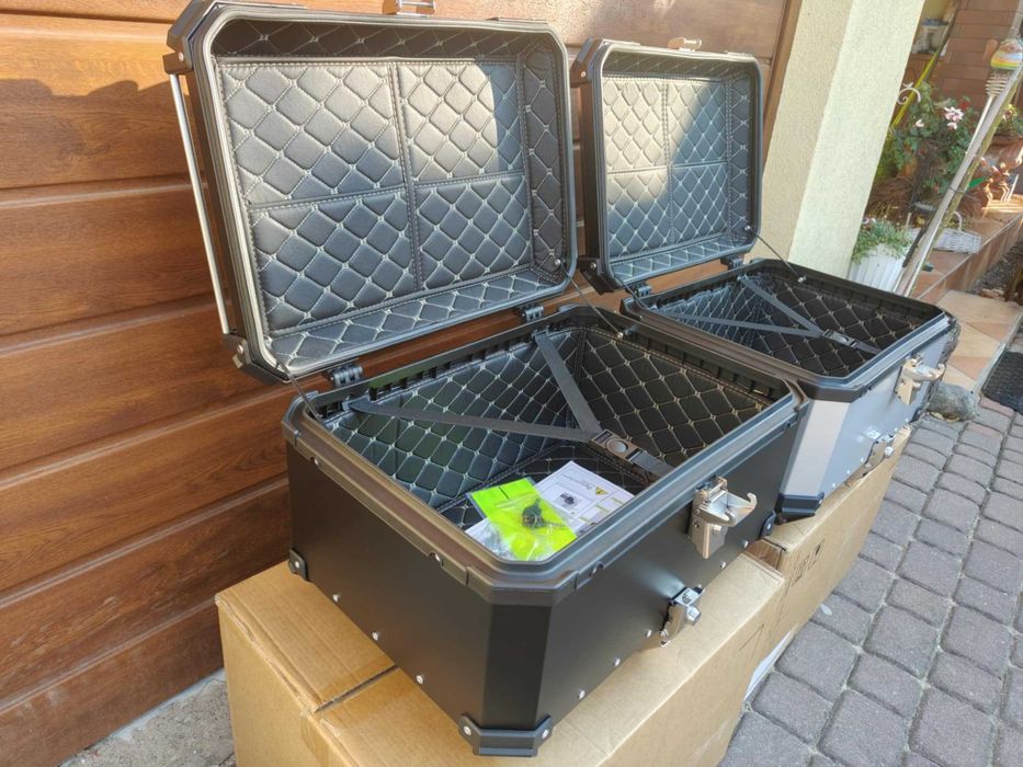 Aluminiowy Kufer motocyklowy centralny 65L na DWA kaski + PŁYTA