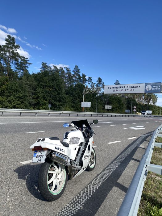 Мотоцикл Хонда vfr 400 R