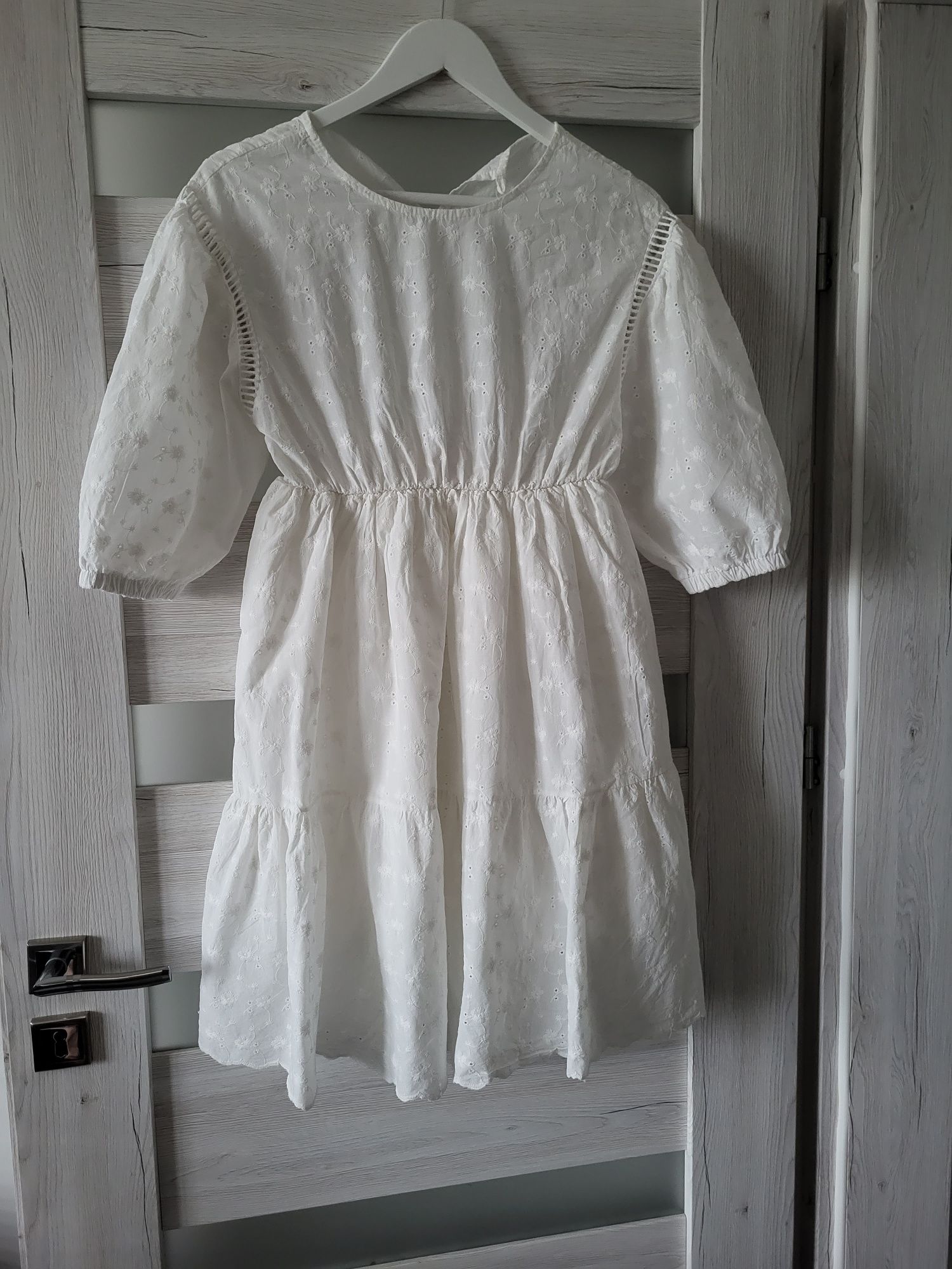 Biała sukienka boho koronkowa babydoll