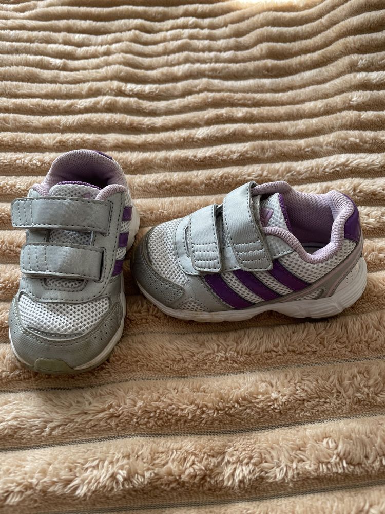 Продам дитячі кросівки Adidas