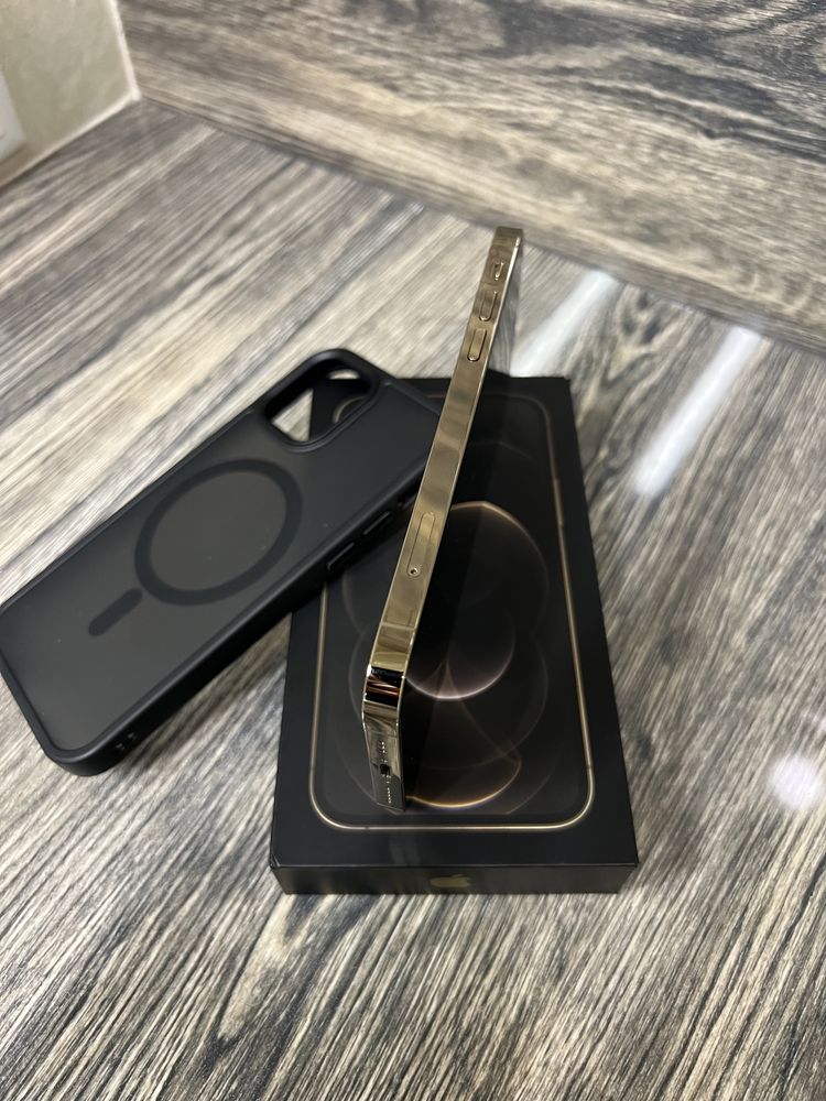 Мобільний телефон iPhone 12 Pro Gold