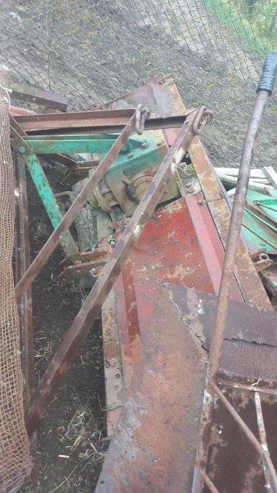 Продам грунто-фреза 2. Метра до трактора