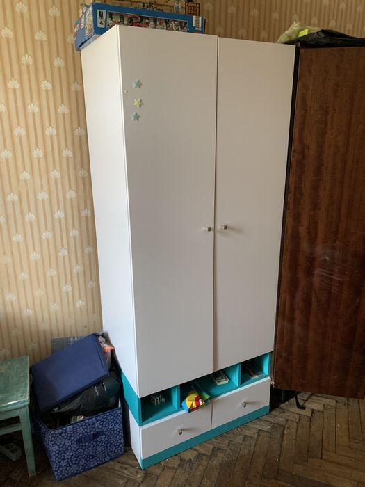 Продам білу шафу