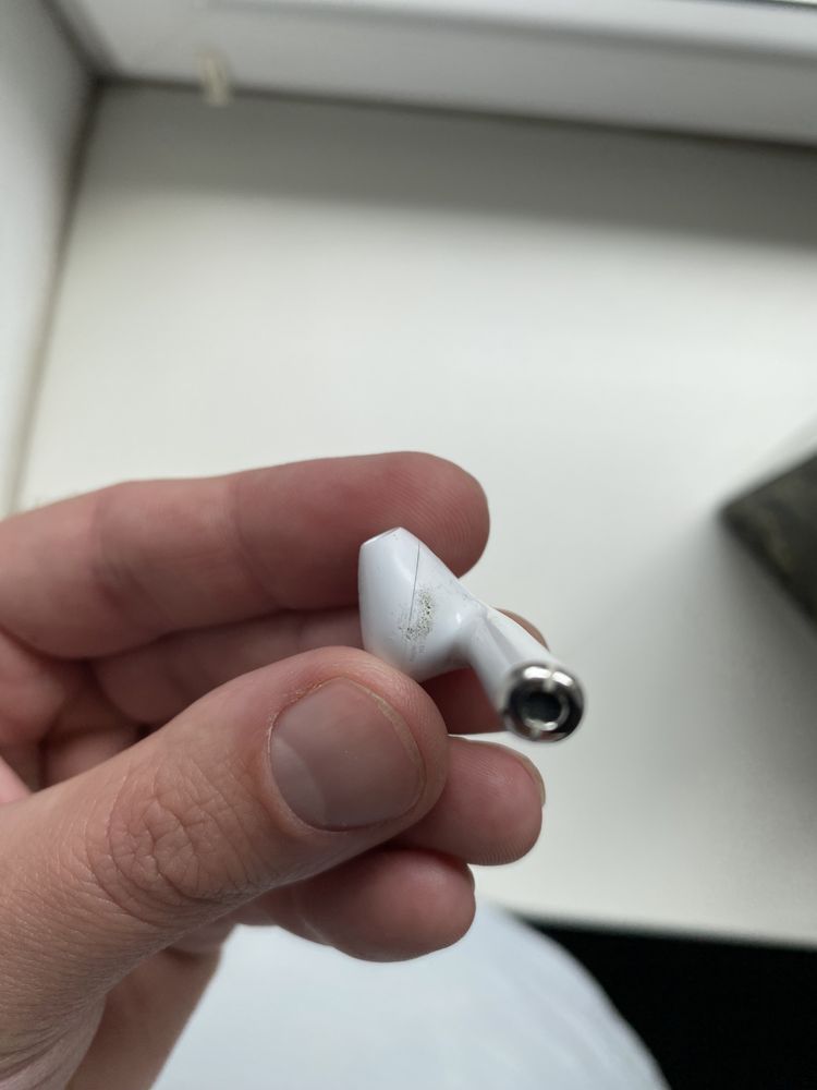 Продам навушник Apple AirPods 2right