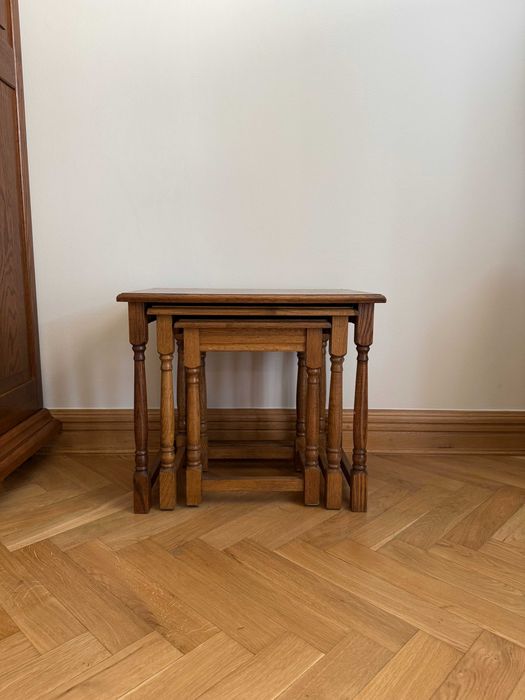 Dębowe stoliczki trojaczki